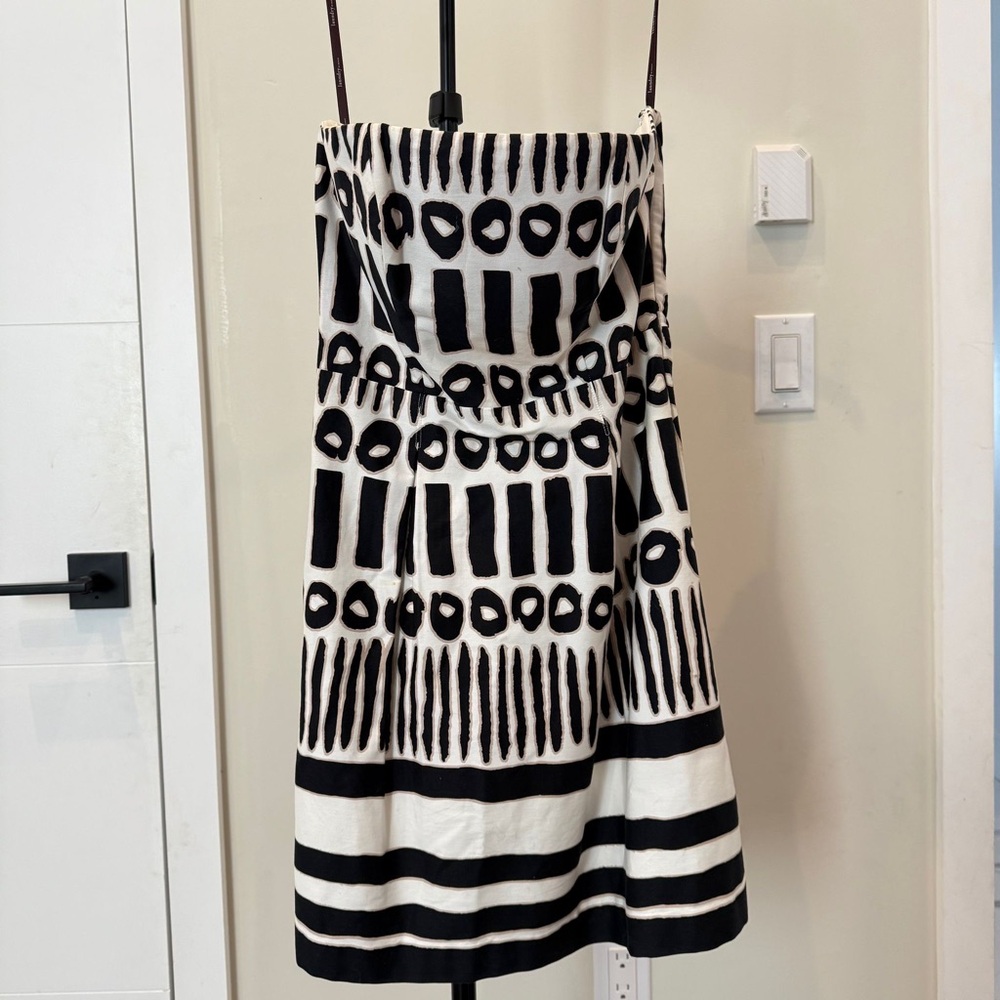 Laundry black and white strapless dress